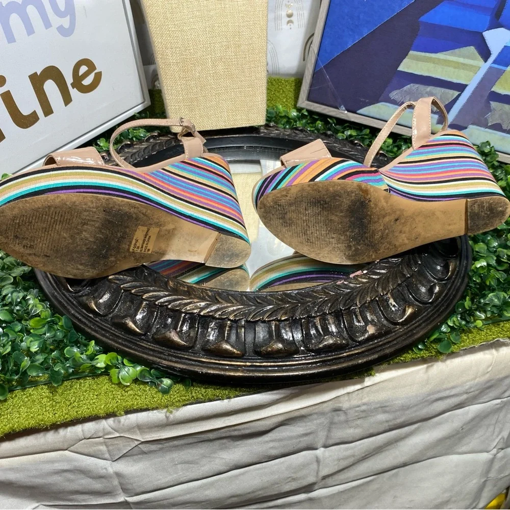 Steve Madden Beige and Multicolor Striped Wedges